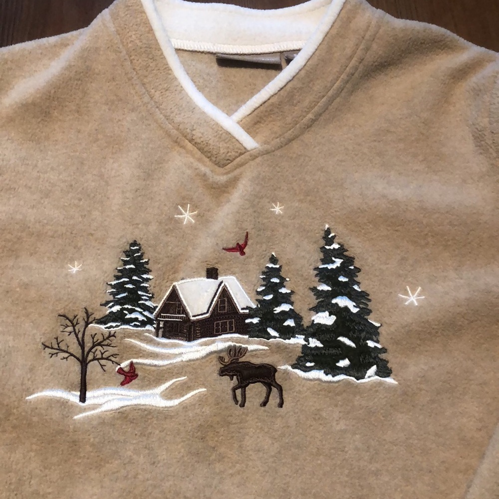 Croft & Barrow sz small tan long sleeve sweater shirt winter moose cabin
